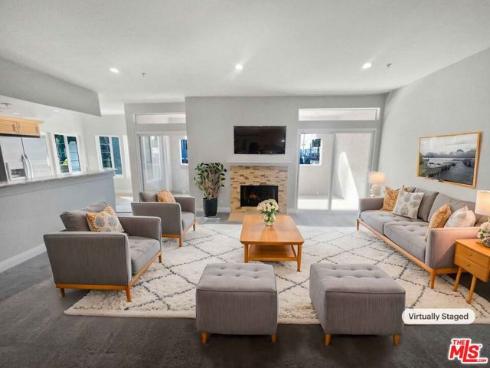 4561  Warner  202  Avenue, Huntington Beach, CA