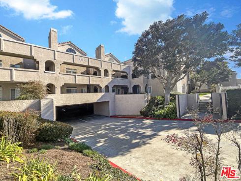 4561  Warner  202  Avenue, Huntington Beach, CA