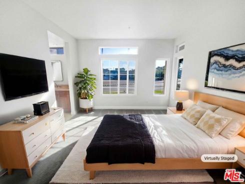 4561  Warner  202  Avenue, Huntington Beach, CA