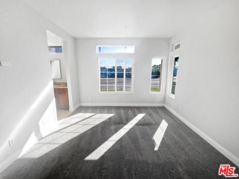 4561  Warner  202  Avenue, Huntington Beach, CA