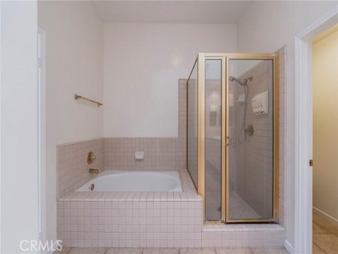 7412 Seabluff 107 Drive, Huntington Beach, CA