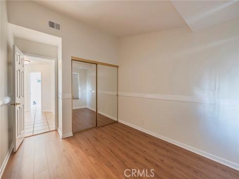 7412 Seabluff 107 Drive, Huntington Beach, CA