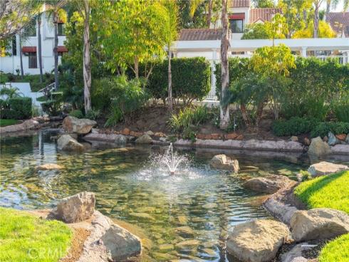 7412 Seabluff 107 Drive, Huntington Beach, CA