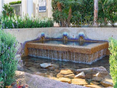 7412  Seabluff  107  Drive, Huntington Beach, CA