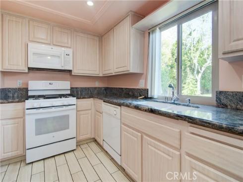 8566  Larkhall  809D  Circle, Huntington Beach, CA