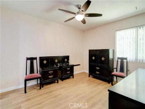 8566  Larkhall  809D  Circle, Huntington Beach, CA