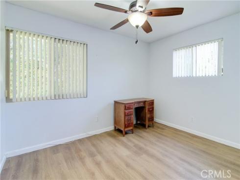 8566  Larkhall  809D  Circle, Huntington Beach, CA