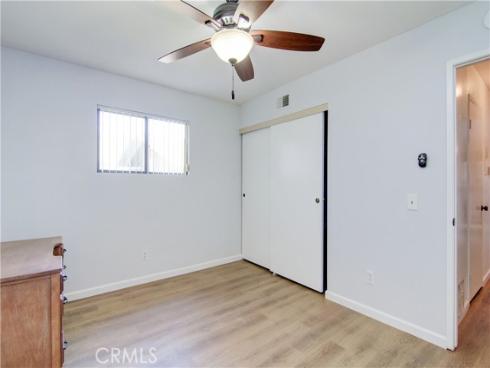 8566  Larkhall  809D  Circle, Huntington Beach, CA