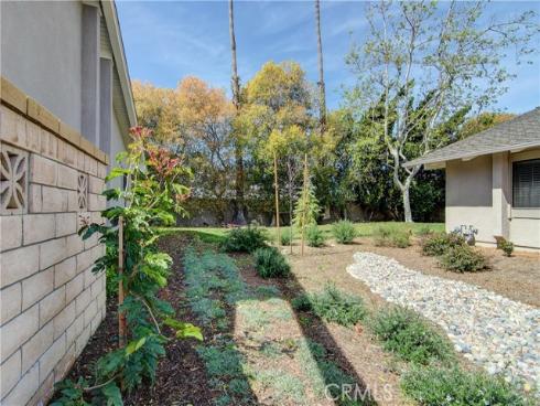 8566  Larkhall  809D  Circle, Huntington Beach, CA