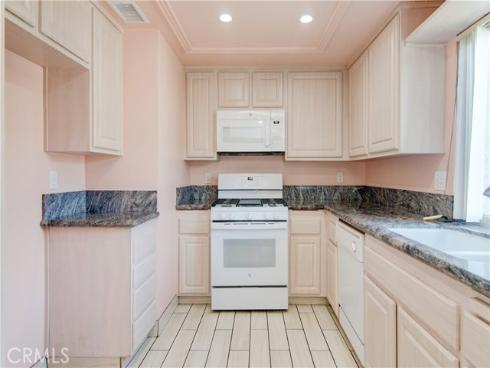 8566  Larkhall  809D  Circle, Huntington Beach, CA