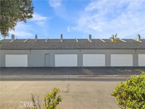 16532 Harbour Lane, Huntington Beach, CA