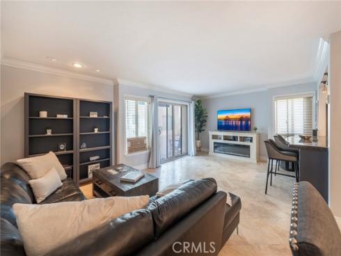 711 Pacific Coast 313 , Huntington Beach, CA