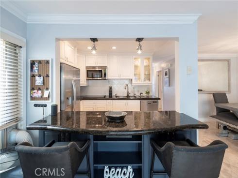 711 Pacific Coast 313 , Huntington Beach, CA