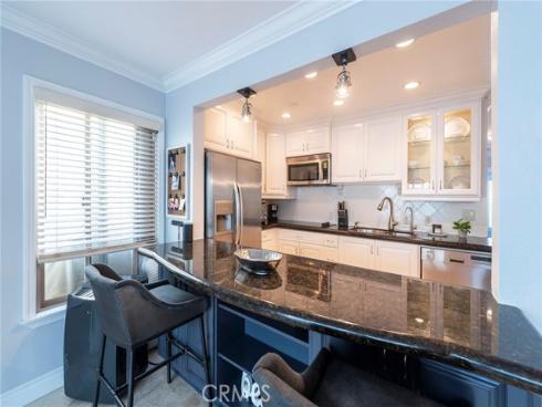 711 Pacific Coast 313 , Huntington Beach, CA