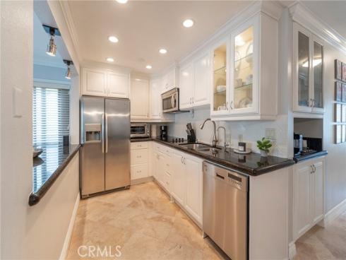 711 Pacific Coast 313 , Huntington Beach, CA