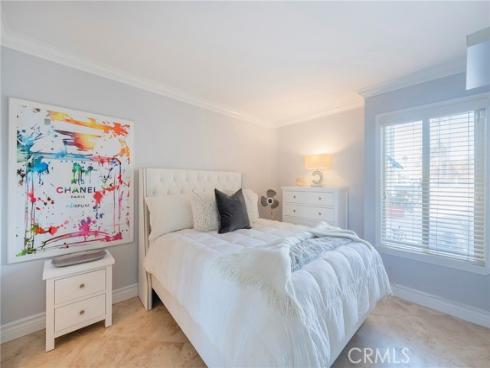 711 Pacific Coast 313 , Huntington Beach, CA