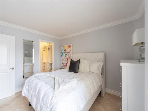 711 Pacific Coast 313 , Huntington Beach, CA