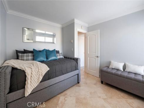 711 Pacific Coast 313 , Huntington Beach, CA