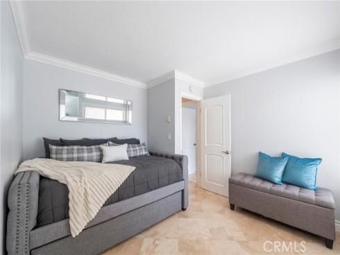 711 Pacific Coast 313 , Huntington Beach, CA