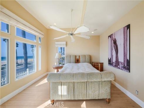 1308 Pacific Coast Highway, Huntington Beach, CA