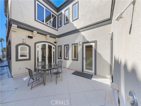 1308 Pacific Coast Highway, Huntington Beach, CA