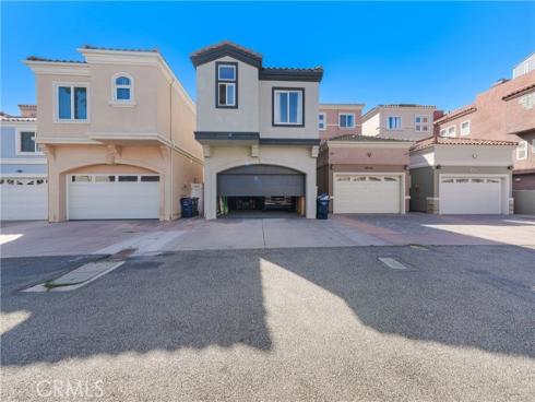 1308 Pacific Coast Highway, Huntington Beach, CA