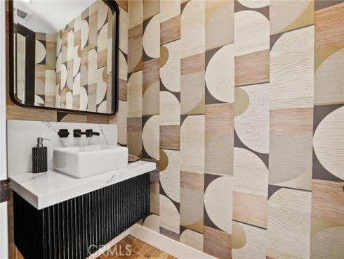 1814 Main Street, Huntington Beach, CA