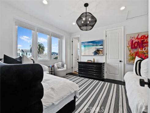 1814 Main Street, Huntington Beach, CA