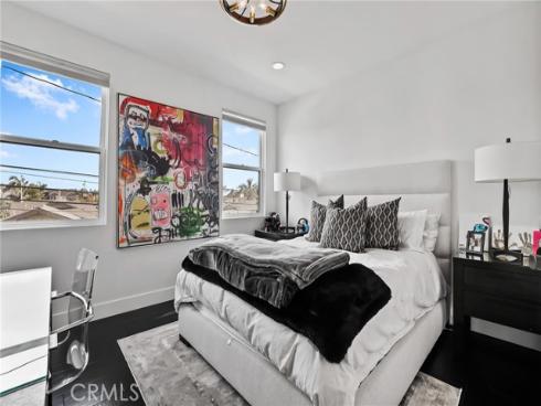 1814 Main Street, Huntington Beach, CA