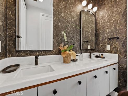 1814 Main Street, Huntington Beach, CA