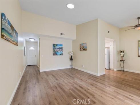 8933 Amador 1316C Circle, Huntington Beach, CA