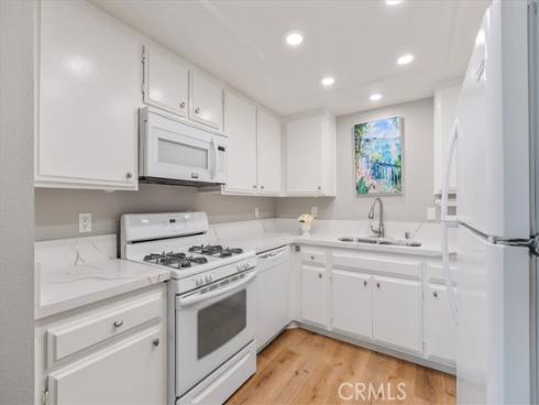 8933 Amador 1316C Circle, Huntington Beach, CA