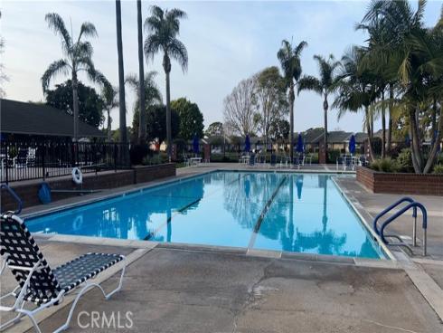 8933 Amador 1316C Circle, Huntington Beach, CA