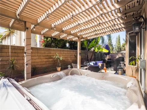 7814 Orchid Drive, Huntington Beach, CA