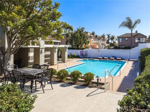 7814 Orchid Drive, Huntington Beach, CA