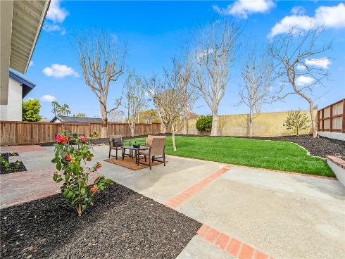 6781 Lawn Haven Drive, Huntington Beach, CA