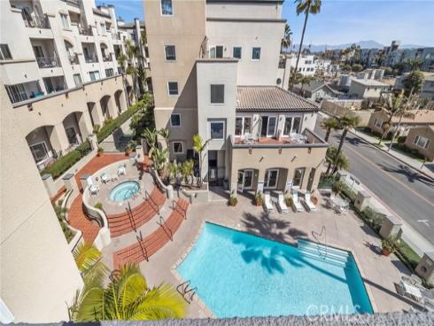 200 Pacific Coast 325 Highway, Huntington Beach, CA