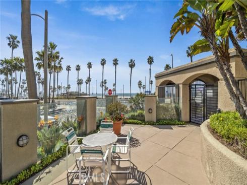 200 Pacific Coast 325 Highway, Huntington Beach, CA