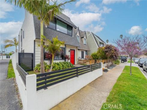 222 Detroit Avenue, Huntington Beach, CA