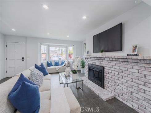 222 Detroit Avenue, Huntington Beach, CA