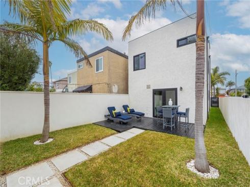 222 Detroit Avenue, Huntington Beach, CA