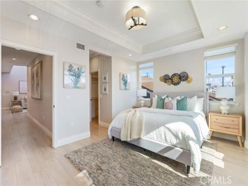 519 13th Street, Huntington Beach, CA