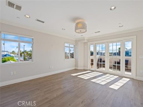 519 13th Street, Huntington Beach, CA