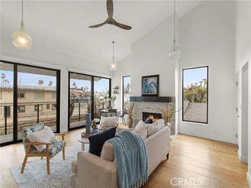 16833 Bayview Drive, Huntington Beach, CA