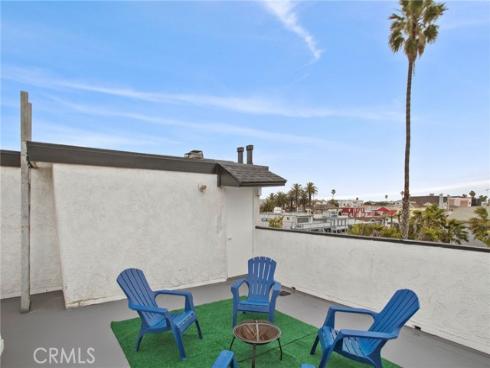 16833 Bayview Drive, Huntington Beach, CA