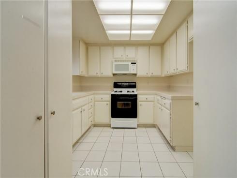 8933 Amador 1317C Circle, Huntington Beach, CA