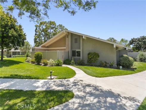 8933  Amador  1316E  Circle, Huntington Beach, CA