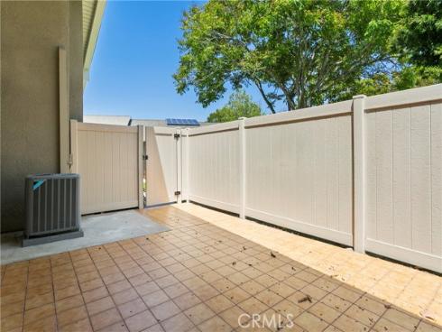 8933  Amador  1316E  Circle, Huntington Beach, CA