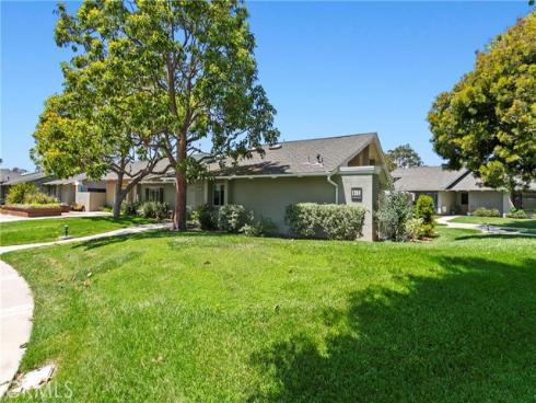 8933  Amador  1316E  Circle, Huntington Beach, CA