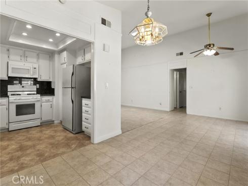 8933  Amador  1316E  Circle, Huntington Beach, CA